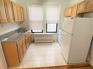 24-19 41st St #3F, Astoria, NY 11103