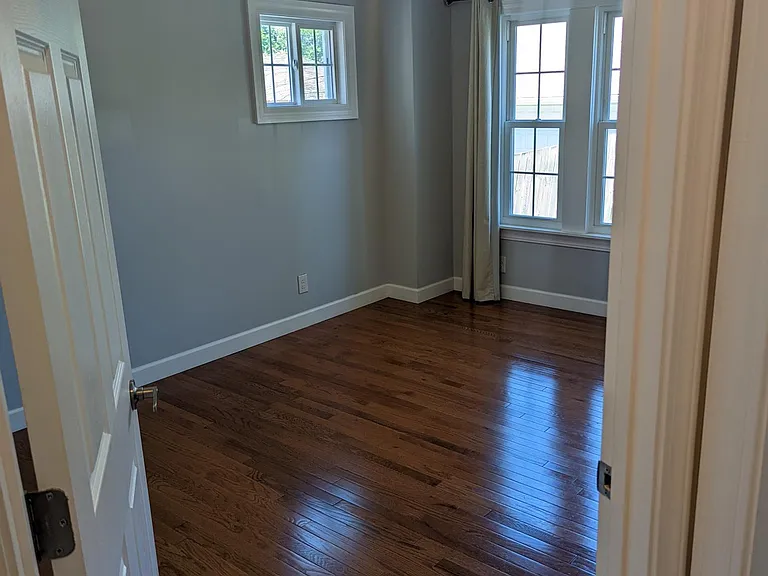 96 Delham Ave #LOWER — Photo 11