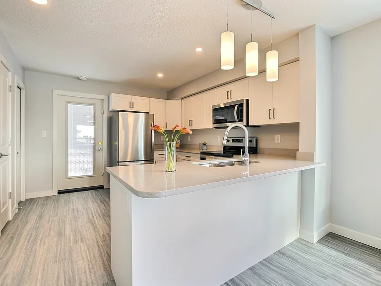 5111 E Primrose Green Dr — Photo 24