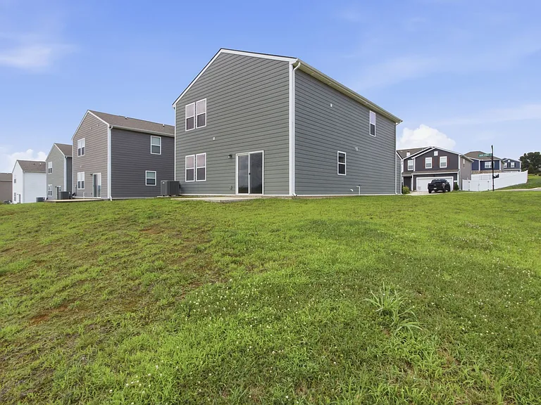 3901 Sadie St — Photo 34