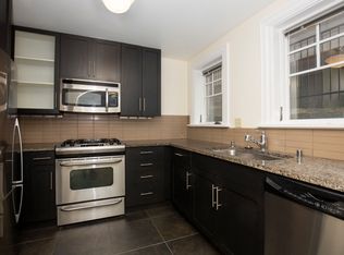 1404 10th Ave W APT 102, Seattle, WA 98119