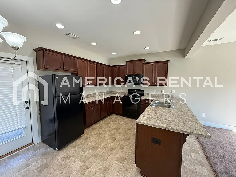 580 Polo Way — Photo 8