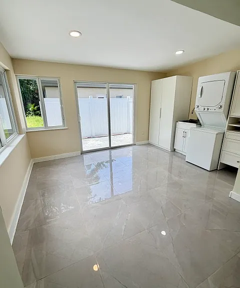 1330 Marseille Dr — Photo 4