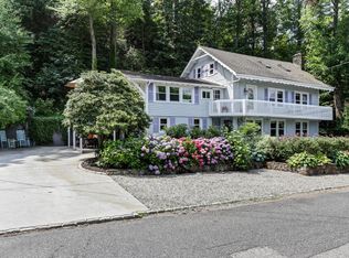 27 Bayside Dr, Atlantic Highlands, NJ 07716