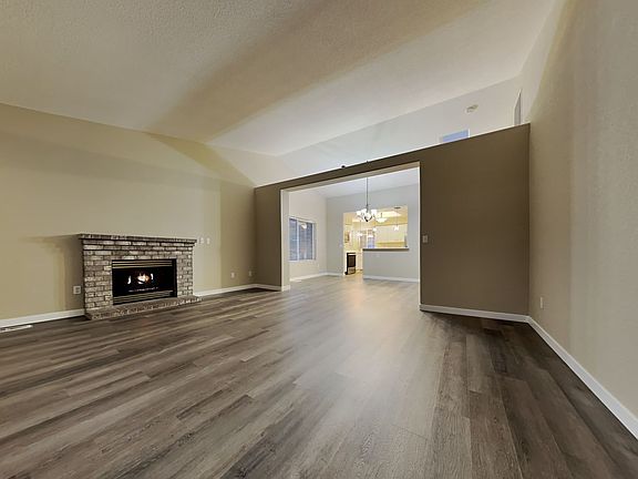 3rd image of 4215 Seville Dr SE