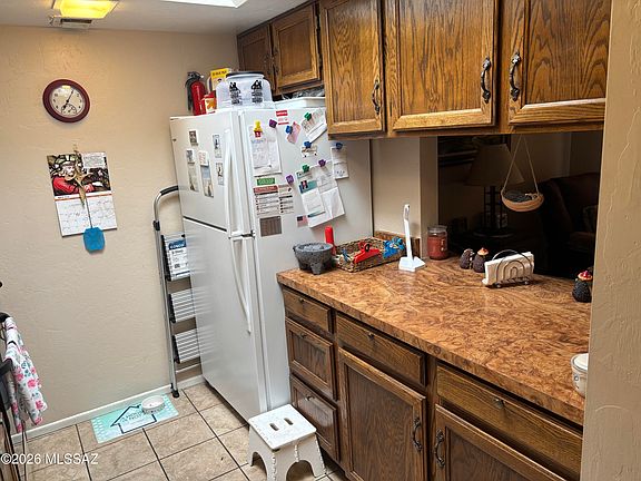 5th image of 1320 W Desert Hills Dr