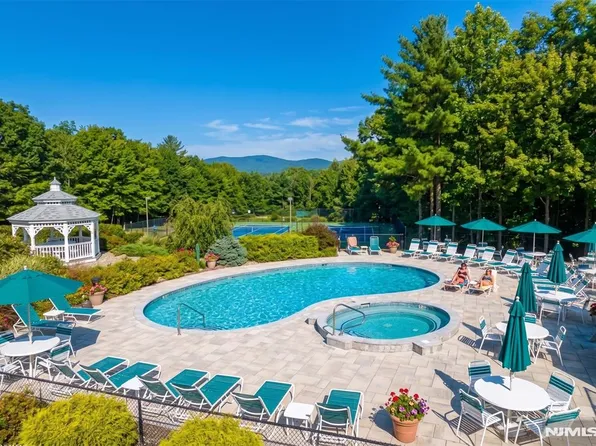 6411 Richmond Rd, West Milford, NJ 07480