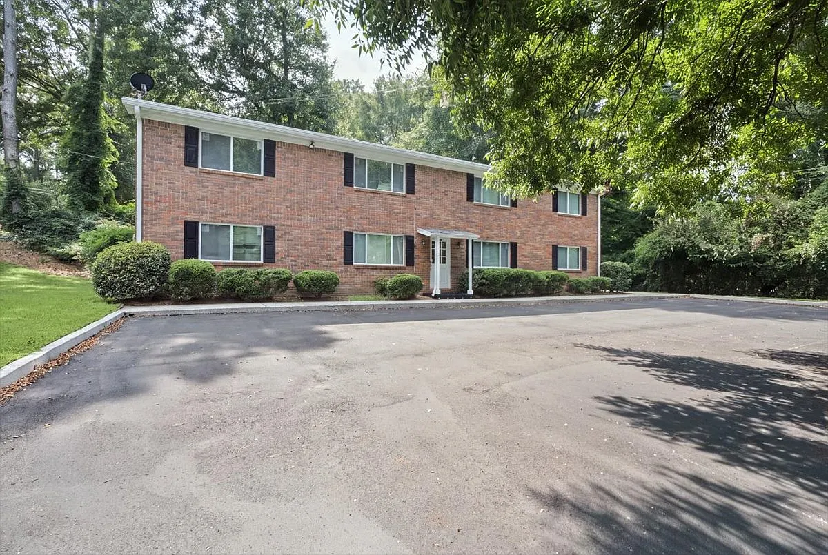 2430 Coosawattee Drive Northeast - C — Photo 2