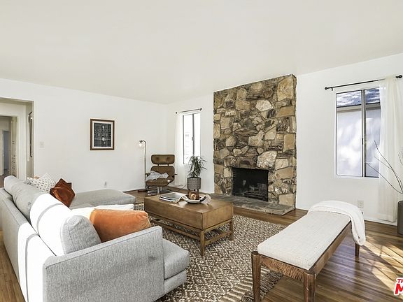 3rd image of 3877 Grayburn Ave