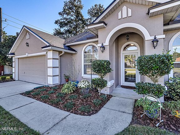 4th image of 397 MAPLEWOOD Drive