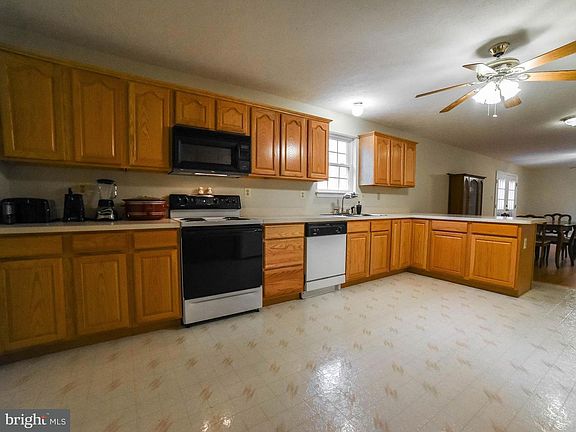 3rd image of 30130 Edinborough Dr