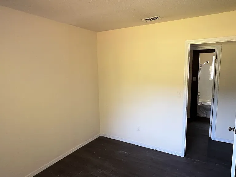 2245 Mobile Rd — Photo 6