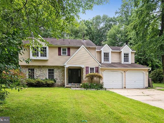 2nd image of 43 Greentree Dr
