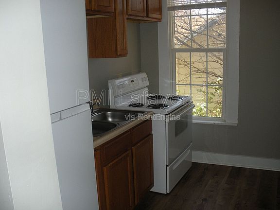 2nd image of 1226 Greenbush St