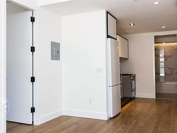 4th image of 581 Ocean Pkwy APT 2F