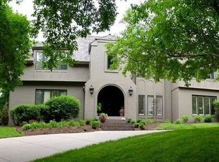 9926 Fieldcrest Dr, Omaha, NE 68114