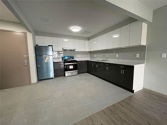 2nd image of 10842 Roosevelt Ave #1B