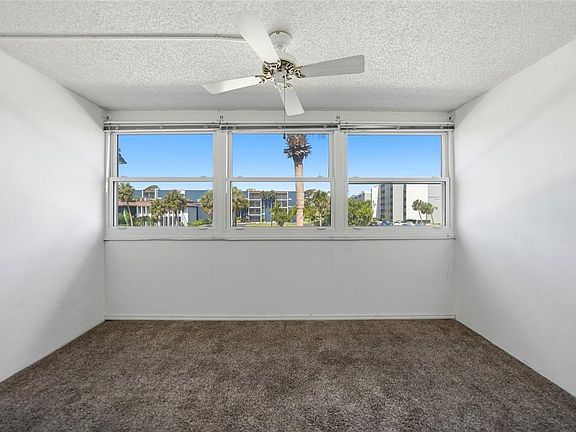 2nd image of 2300 Aaron St APT 204