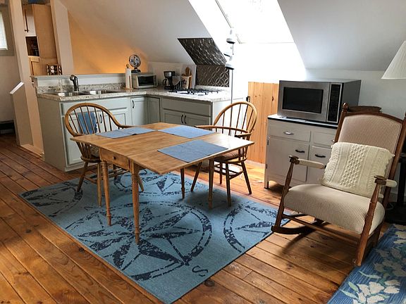 kitchenette plus pantry