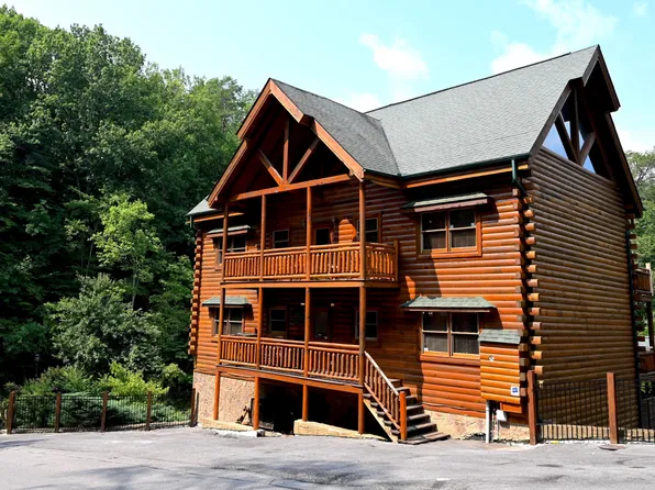 1114 Black Bear Cub Way, Sevierville, TN 37862