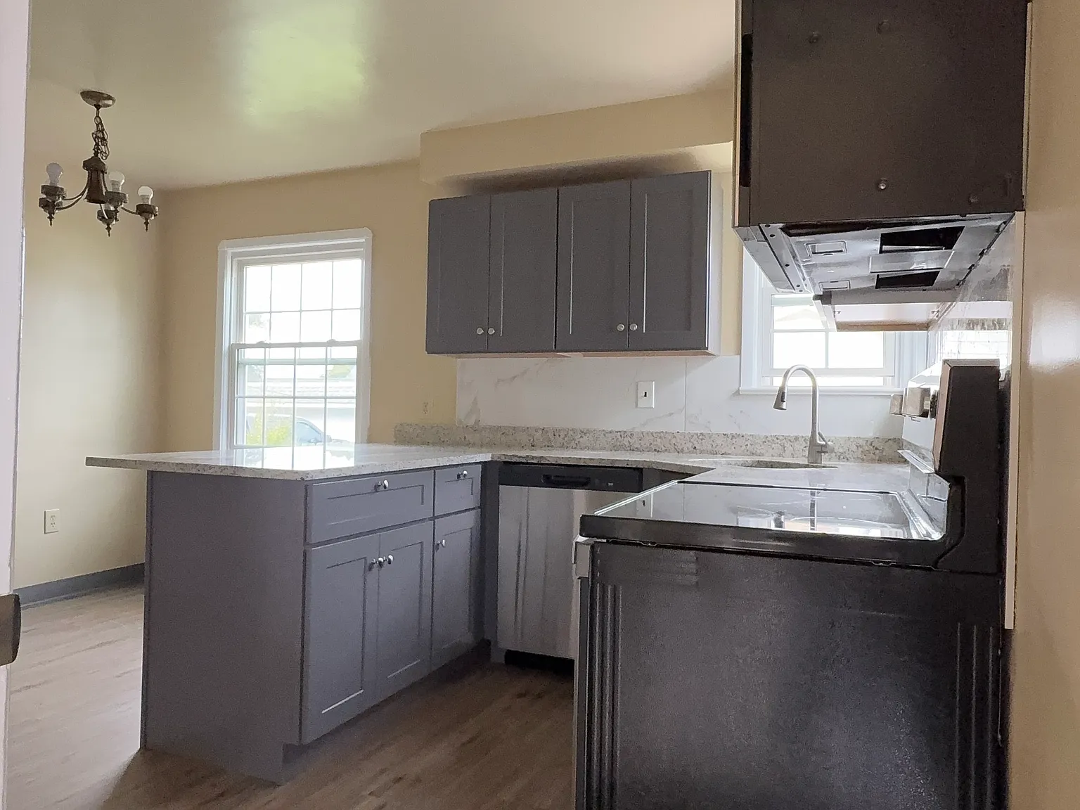 3 bed, 1248 sqft, $1,600 — Photo 2