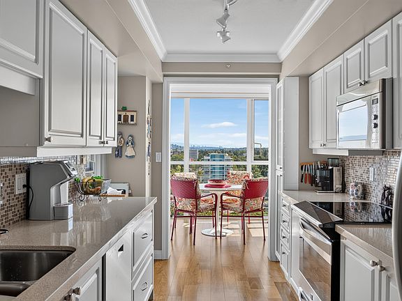 2nd image of 2988 W Alder St #Penthouse 2a