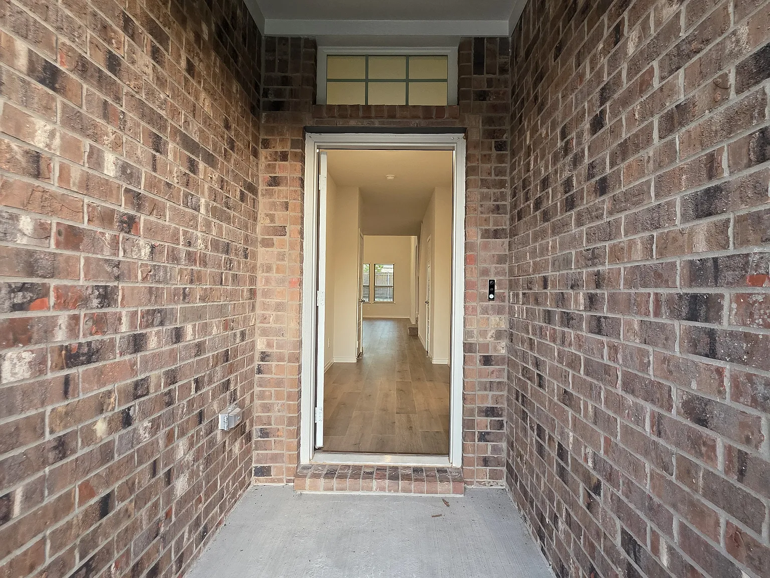 4 bed, 2965 sqft, $2,995 — Photo 2