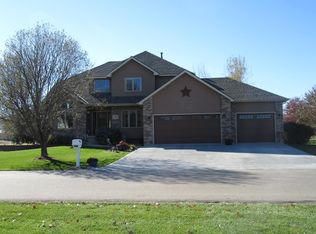 345 Sunset Dr, Doniphan, NE 68832