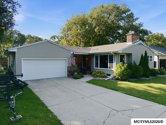 4th image of 311 19th St W