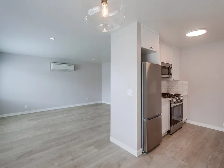4449 Central Ave — Photo 9