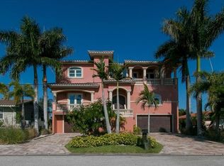 526 Johns Pass Ave, Madeira Beach, FL 33708
