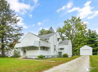 8654 Crabb Rd, Temperance, MI 48182