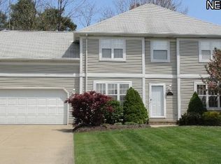 9279 Forest Point Cir, Macedonia, OH 44056