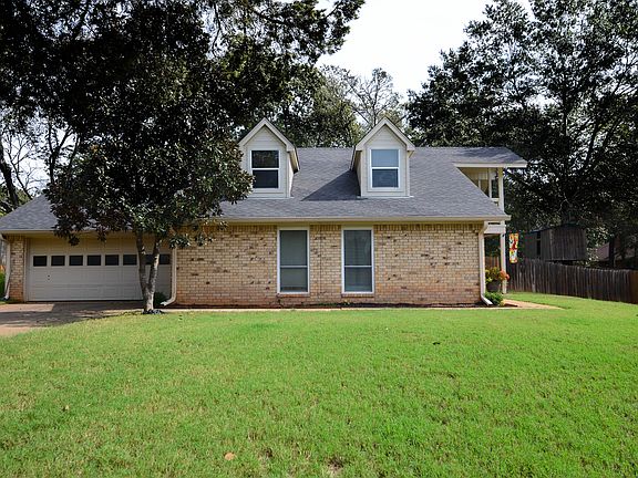 2nd image of 1003 Hillcrest Dr