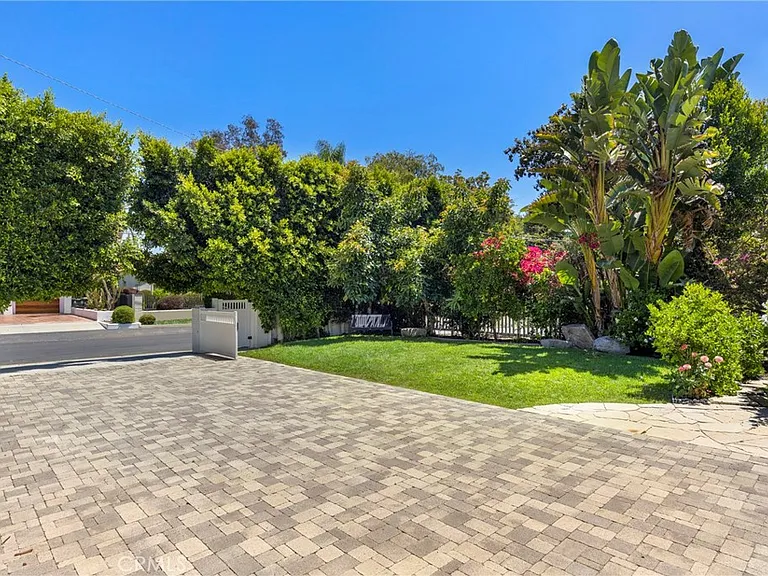 11610 Chiquita St — Photo 29
