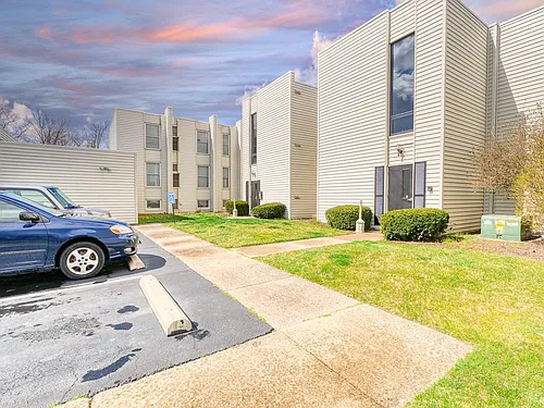 1675 Cedarwood Dr #B Photo 1