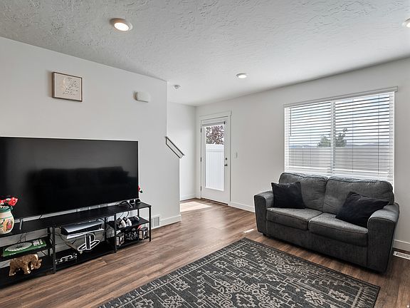 4th image of 3877 S Bowie Dr #106