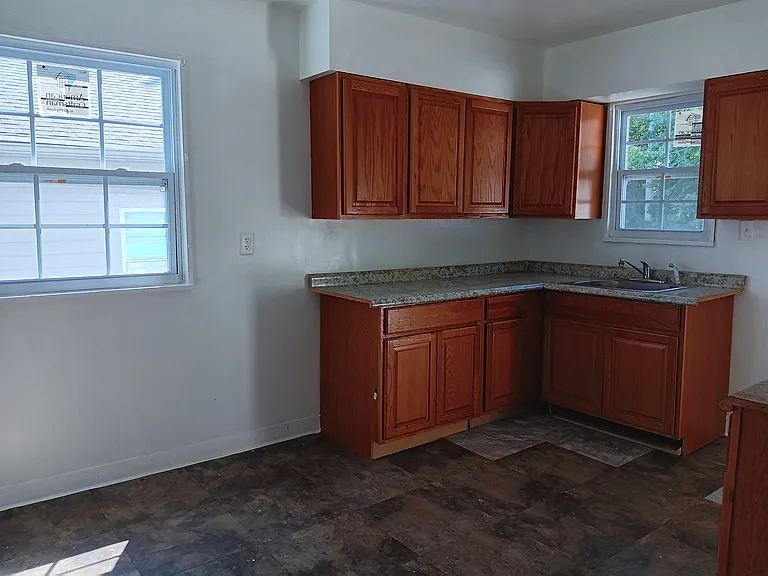 12405 Emery Ave — Photo 8