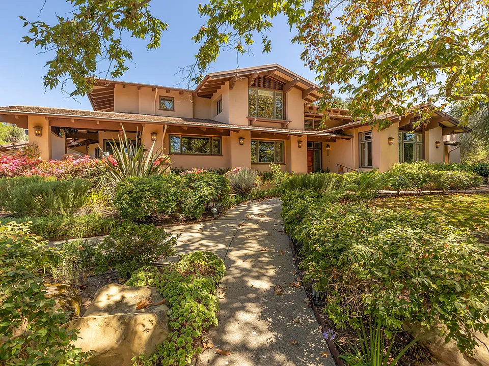 375 Las Palmas Dr