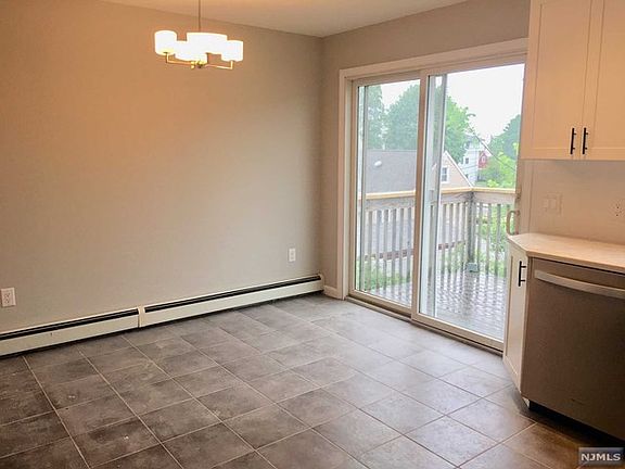 4th image of 246 Westminster Pl #1