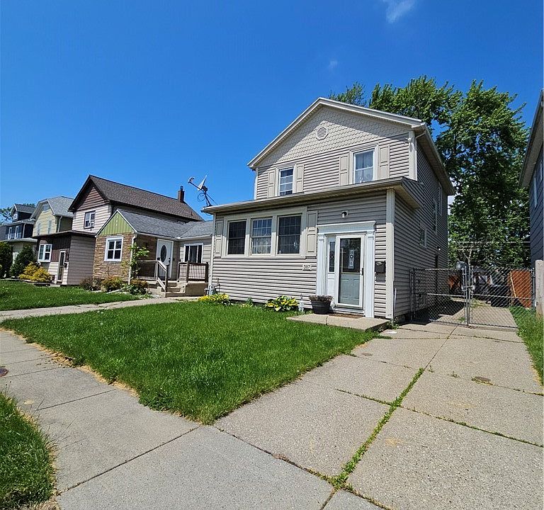 1st image of 387 W Hazeltine Ave