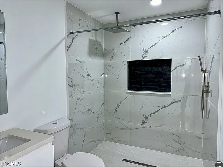 6187 Island Park Ct — Photo 7