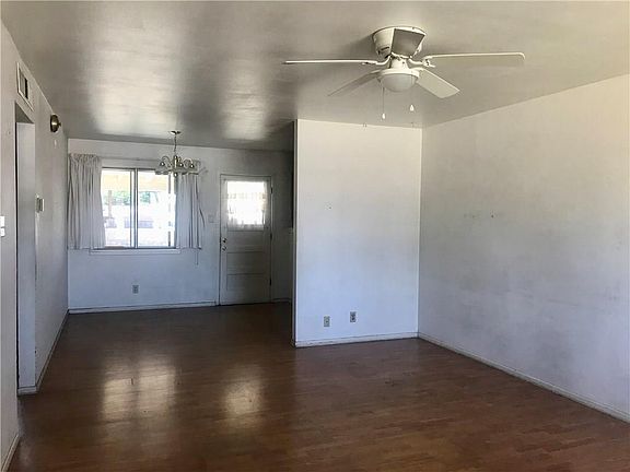 3rd image of 10108 Sugarberry Dr