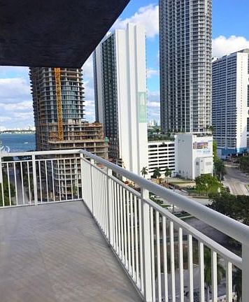 5th image of 275 NE 18th St APT 1407