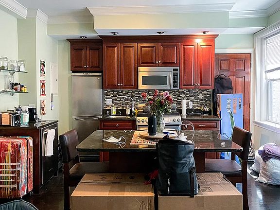 4th image of 5 Braemore Rd APT 8