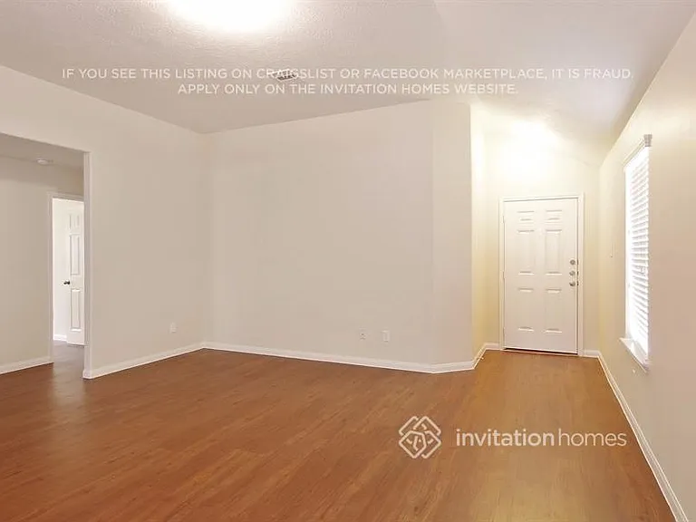 2011 Fairwood Knoll Ln — Photo 2