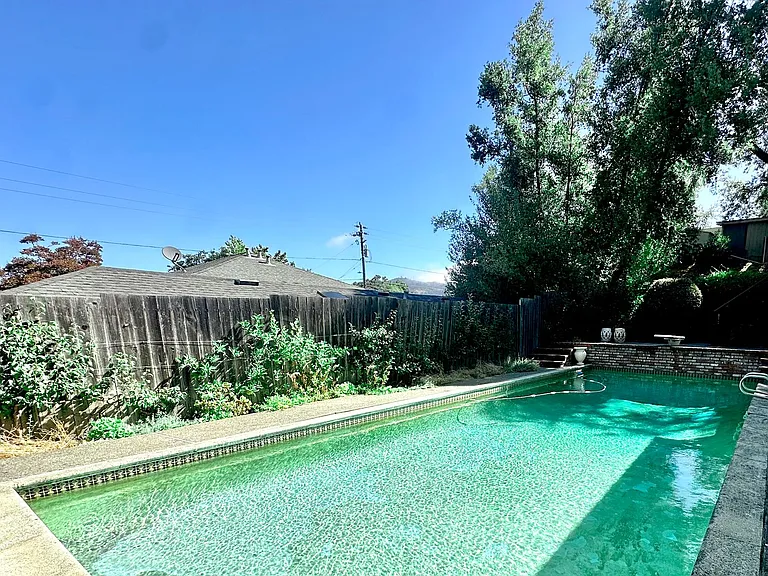 9 Bungalow Ave — Photo 28