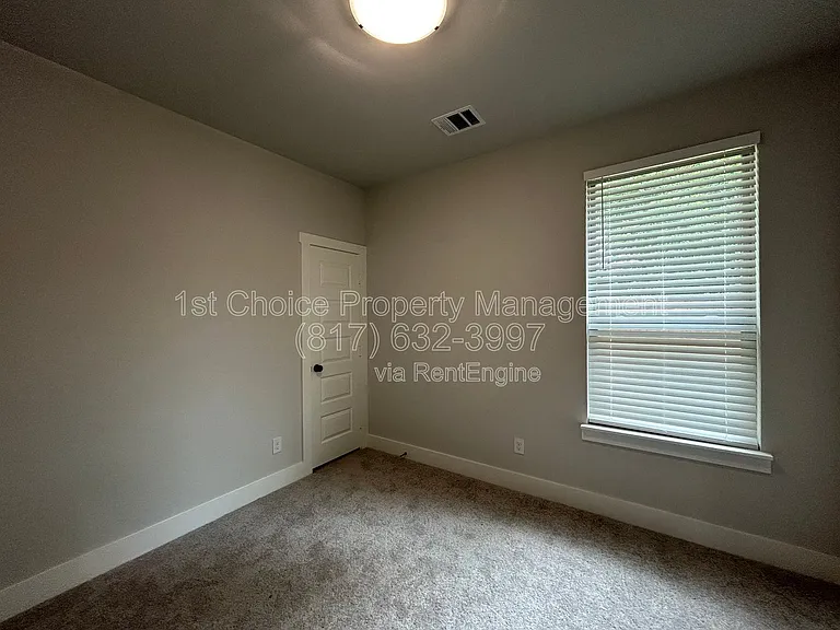 1609 Sharon St — Photo 7