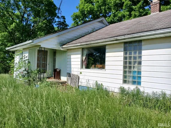2693 S 325th Rd E, Washington, IN 47501