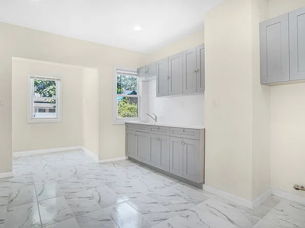 11136 178th St, Jamaica, NY 11433